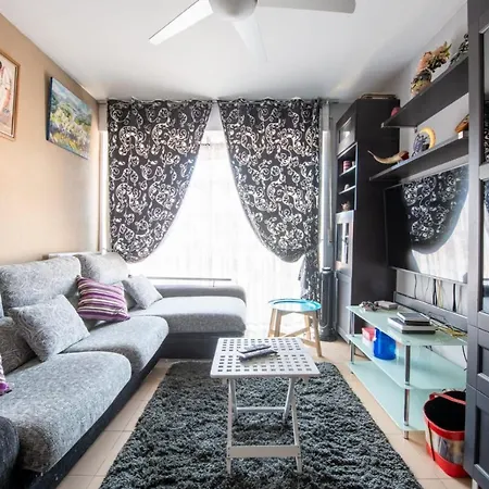 Bec, Parking, 1 Wc Y 1 Aseo, Ascensor Y 5 Camas Barakaldo