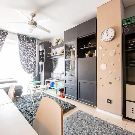 Apartamento Bec, Parking, 1 Wc Y 1 Aseo, Ascensor Y 5 Camas