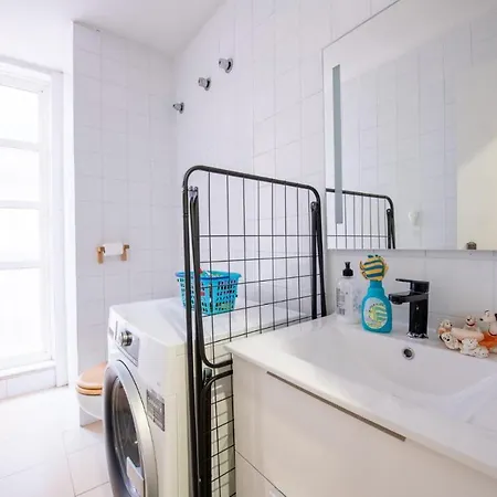 Bec, Parking, 1 Wc Y 1 Aseo, Ascensor Y 5 Camas Apartamento